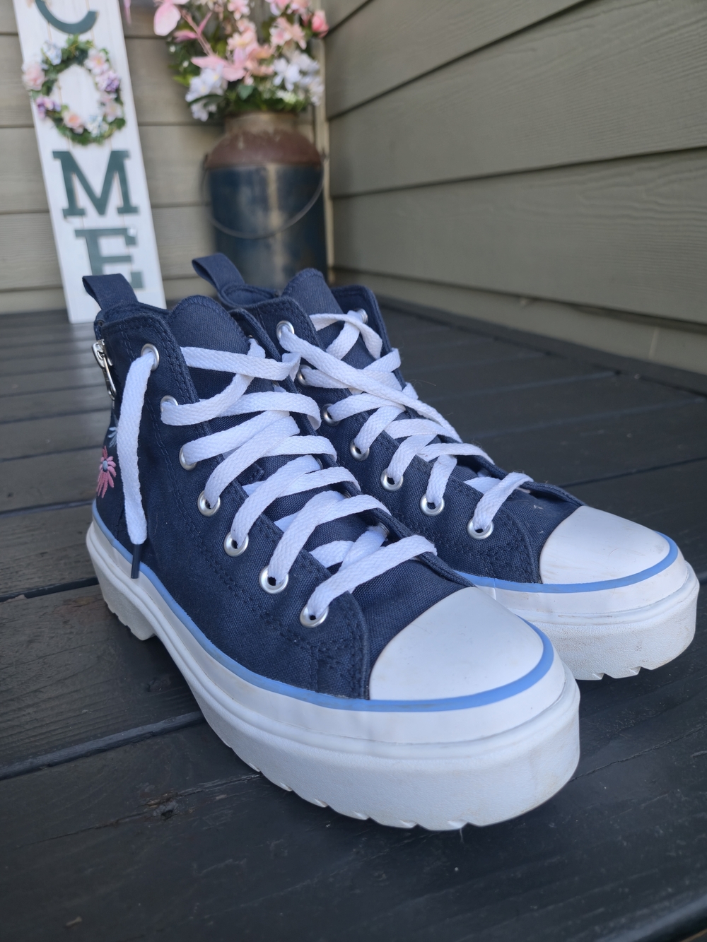 Chuck Taylor All Star Lugged Lift Platform Big Kid - Picture 8 of 13